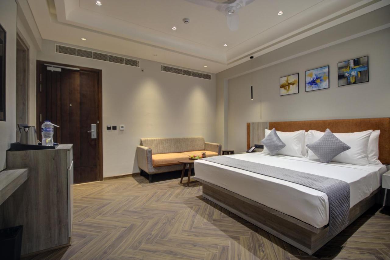 Cygnett Collection K K Hotel Faizābād المظهر الخارجي الصورة