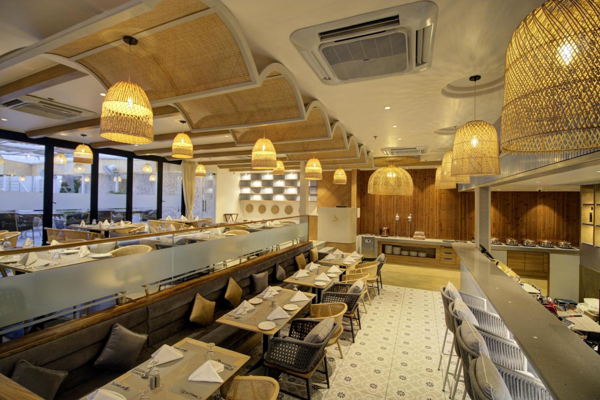 Cygnett Collection K K Hotel Faizābād المظهر الخارجي الصورة