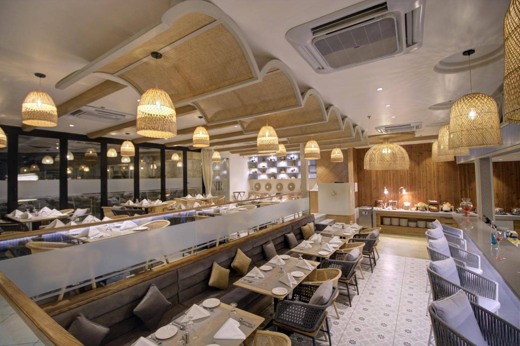 Cygnett Collection K K Hotel Faizābād المظهر الخارجي الصورة